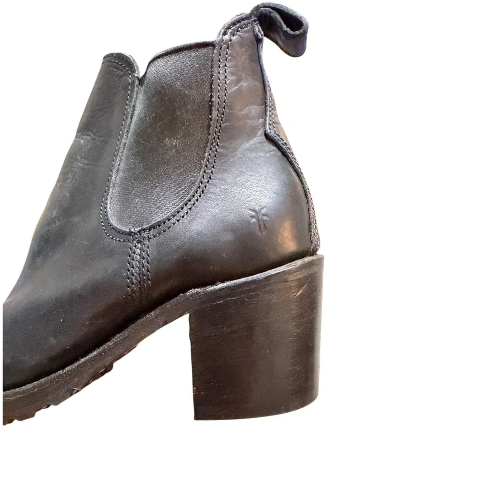 Frye‎ Black Leather Sabrina Chelsea Lug Sole Block Heel Western Boots Women 7.5
